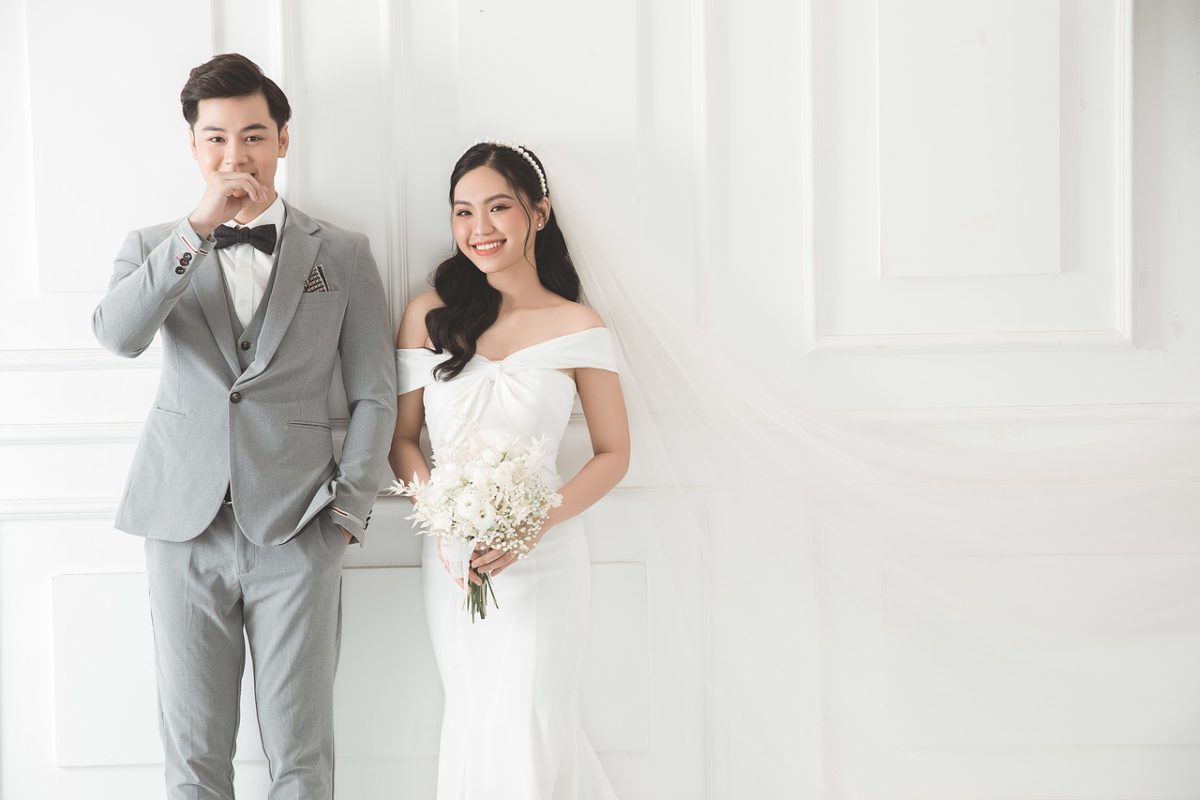 Robe de mariée simple dos nu Robe de mariée simple dos nu