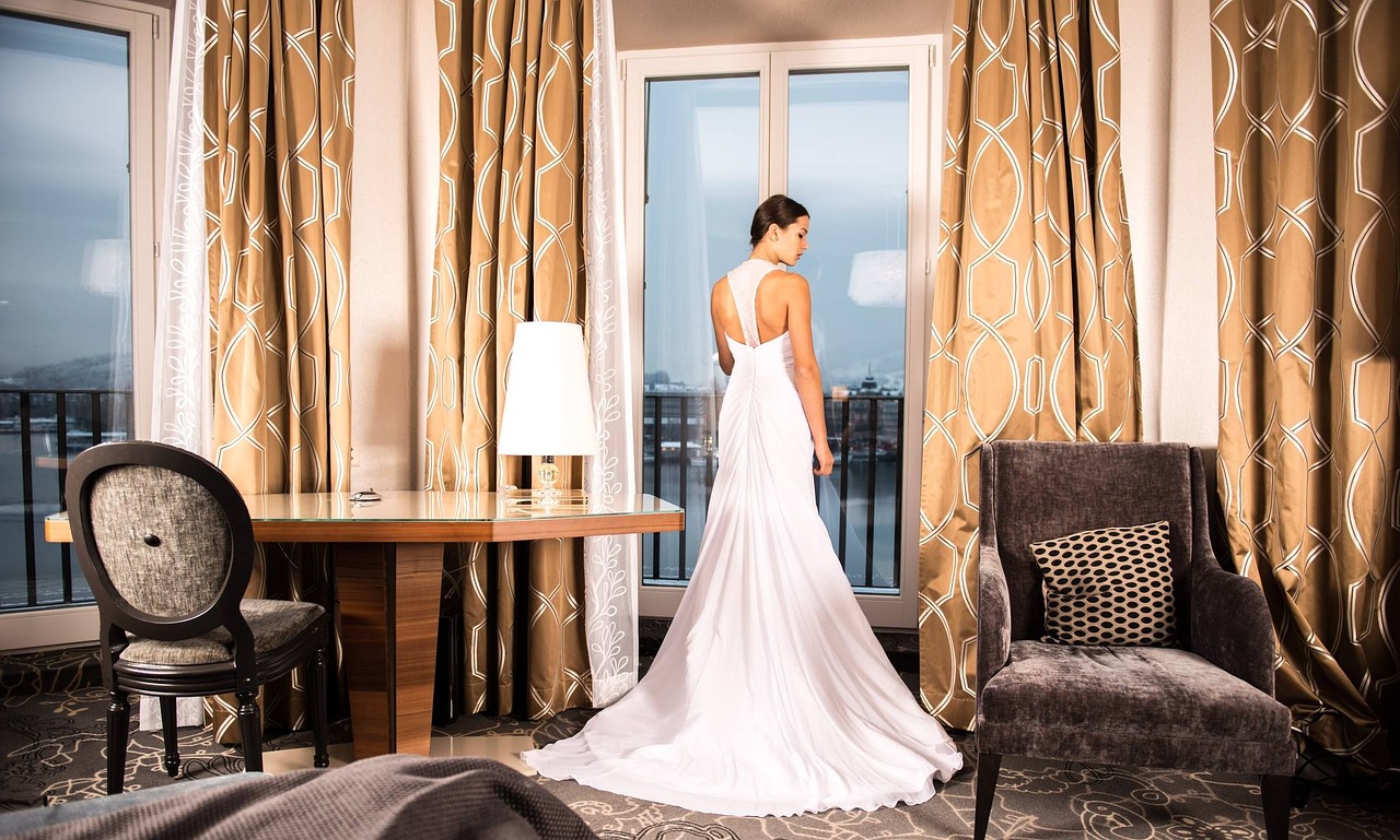 Modèle de robe de mariée simple Modèle de robe de mariée simple