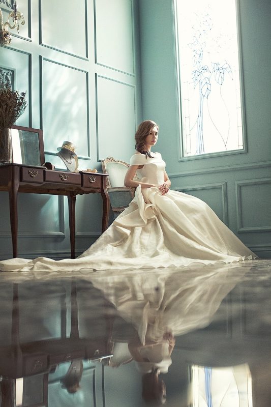 Robe de mariée princesse avec traîne Robe de mariée princesse avec traîne