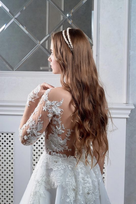 Robe de mariée princesse dentelle manche longue