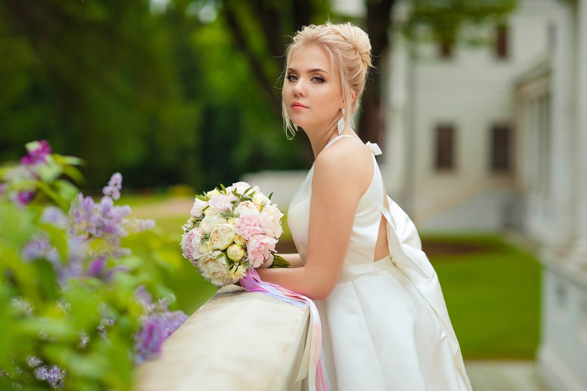 Robe de mariée bohème chic dos nu Robe de mariée bohème chic dos nu