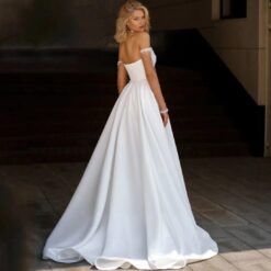 Robe De Mariée Simple Et Originale Blanche