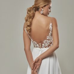 Robe De Mariée Pour Petite Blanche image 8 | Soirée Blanche Robe De Mariée Pour Petite Blanche | Soirée Blanche