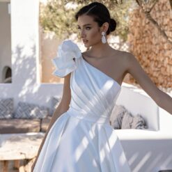 Robe De Mariée Princesse Asymétrique