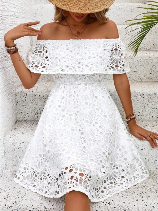 Robe blanche à ligne A épaule dénudée avec dentelle, ourlet à volants et creux pour femme en été – Image 4