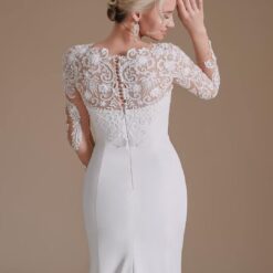 Robe de mariée à encolure bateau en dentelle image 18 | Soirée Blanche Robe de mariée à encolure bateau en dentelle image 17 | Soirée Blanche