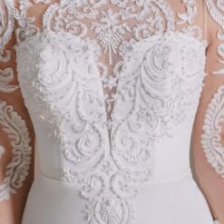 Robe de mariée à encolure bateau en dentelle image 20 | Soirée Blanche Robe de mariée à encolure bateau en dentelle image 19 | Soirée Blanche
