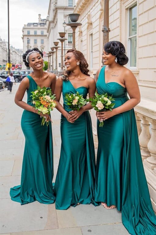 Robe De Mariée Fourreau A Traîne Détachable – Image 4