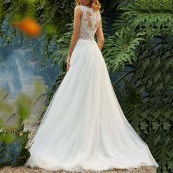 Robe de mariée A à bretelles spaghetti champagne romantique image 9 | Soirée Blanche Robe de mariée A à bretelles spaghetti champagne romantique image 8 | Soirée Blanche