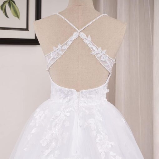 Robe de mariée fourreau en dentelle avec bretelles spaghetti – Image 7