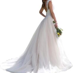 Robe De Mariée Princesse Dos Nu Et Col V Illusion image 11 | Soirée Blanche