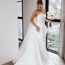 Robe De Mariée Moderne image 21 | Soirée Blanche