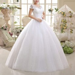 Robe De Mariée Femme Ronde Dentelle image 11 | Soirée Blanche