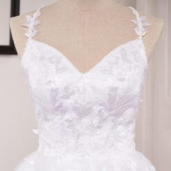 Robe de mariée fourreau en dentelle avec bretelles spaghetti image 10 | Soirée Blanche