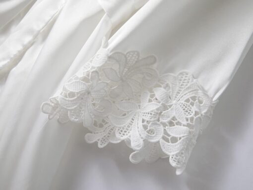 Robe De Mariée Drapée Croisée Et Brodée – Image 5