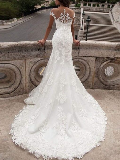 Robe de mariée A décolleté V et bretelles en dentelle – Image 3