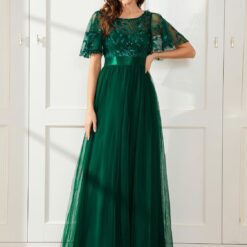 Robe de demoiselle dʼhonneur perlé et col en V illusion image 14 | Soirée Blanche Robe de demoiselle dʼhonneur perlé et col en V illusion image 13 | Soirée Blanche