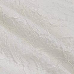 Robe de mariée fourreau en crêpe à motifs et traîne en dentelle image 20 | Soirée Blanche