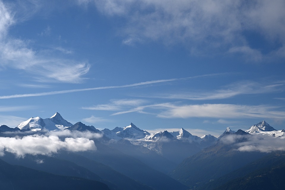 Après la tombée de la nuit : le luxe et le glamour débridés de la Soirée Blanche