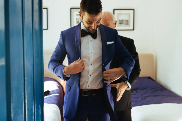 Le Costume de Mariage Sur Mesure : L’Élégance Personnalisée