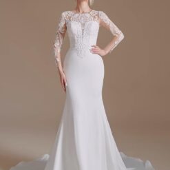 Robe de mariée à encolure bateau en dentelle image 12 | Soirée Blanche Robe de mariée à encolure bateau en dentelle image 11 | Soirée Blanche