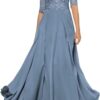 Robe de mariée en tulle et dentelle à encolure ras-du-cou et illusion