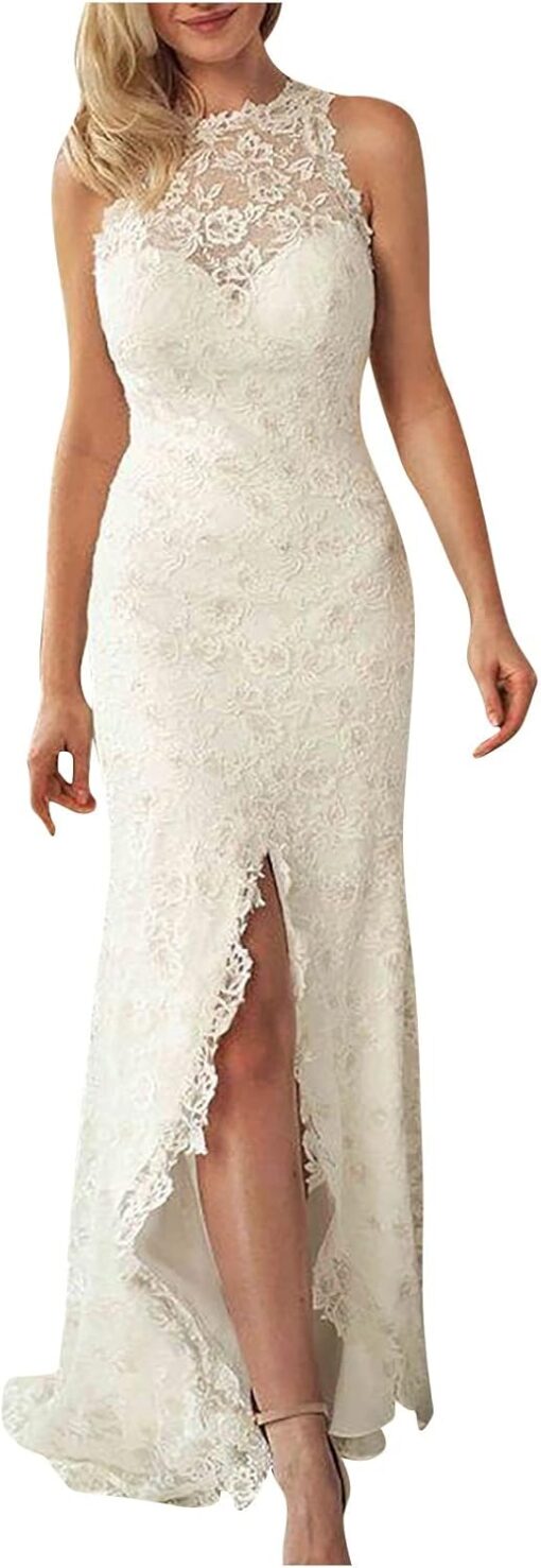 Robe de mariée fourreau en crêpe à motifs et traîne en dentelle