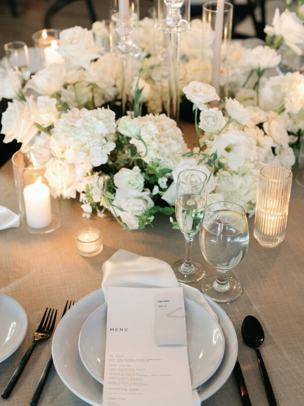 Les fleurs modernes de la rive