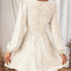 Robe Blanche Cocktail Décolleté En V Courte Devant Longue Derrière image 8 | Soirée Blanche