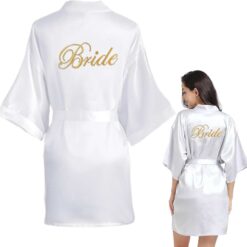 Robe De Mariée En Satin Blanche Robe De Mariée En Satin Blanche