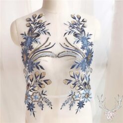 Robe de mariée simple à motifs floraux pailletés Robe de mariée simple à motifs floraux pailletés