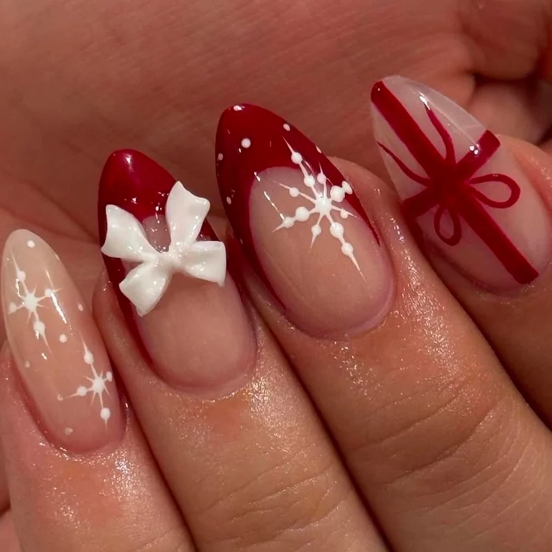 15 dessins d'ongles de Noël les plus mignons que vous verrez cette saison image 15 | Soirée Blanche