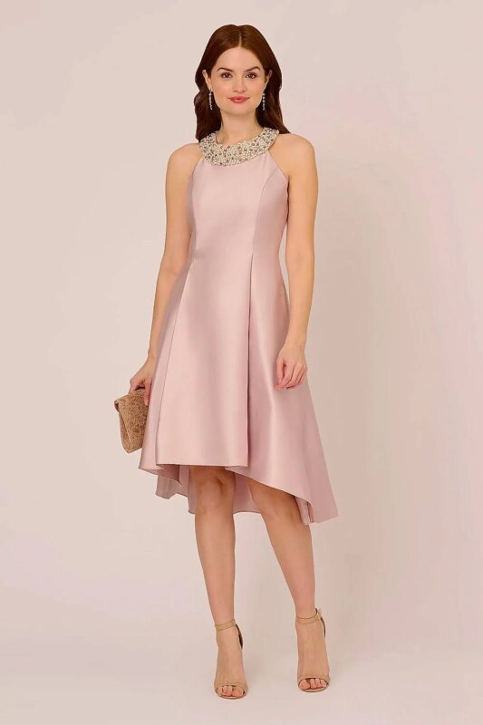 Les meilleures robes de mère du marié pour 2026 : du classique au moderne