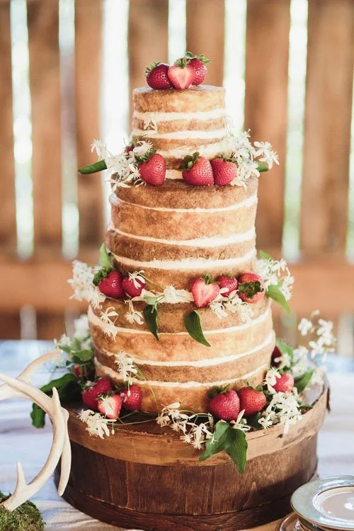 21 idées de mariage rustique pour vous inspirer image 7 | Soirée Blanche Gâteau de mariage rustique