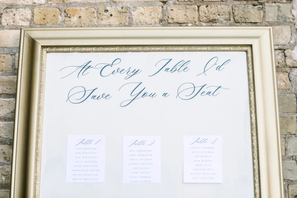 À l'intérieur du mariage à la cathédrale d'Abigail et Ben en cravate noire à St. James 1868 image 83 | Soirée Blanche