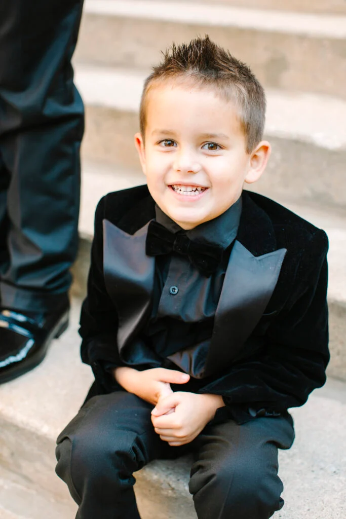 À l'intérieur du mariage à la cathédrale d'Abigail et Ben en cravate noire à St. James 1868 image 99 | Soirée Blanche