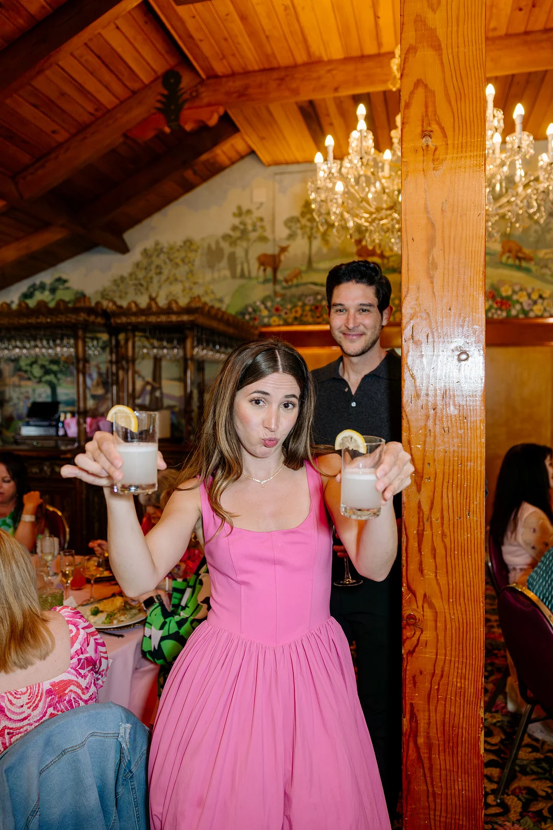 Invités à la réception de mariage du Madonna Inn