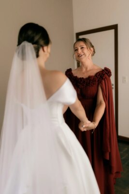 10 façons réfléchies d&rsquo;aider votre fille avec son mariage