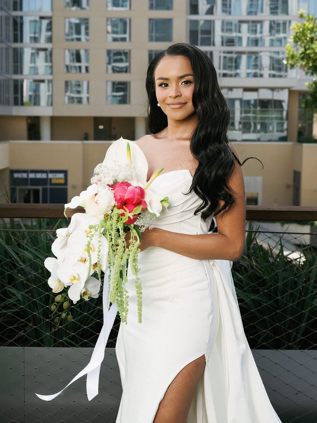 Un mariage glamour sur le toit de Los Angeles avec une Porsche vintage image 9 | Soirée Blanche Dyeneka et Kevin avec leur Porsche vintage et les toits de la ville