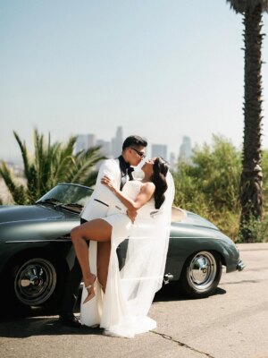 Un mariage glamour sur le toit de Los Angeles avec une Porsche vintage