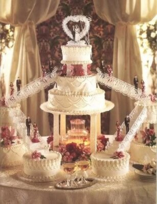 Vous étiez une mariée des années 1980 si votre gâteau ressemblait à ceci