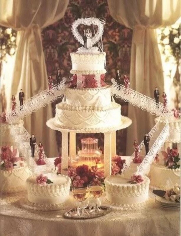 Vous étiez une mariée des années 1980 si votre gâteau ressemblait à ceci