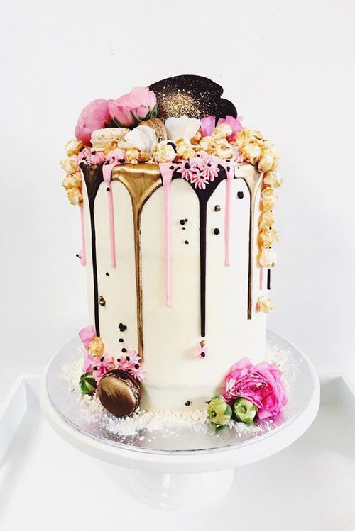 25 superbes gâteaux de mariage goutte à goutte dont vous aurez envie dès maintenant image 19 | Soirée Blanche gâteau de mariage goutte à goutte