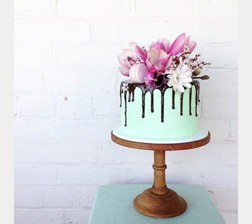 25 superbes gâteaux de mariage goutte à goutte dont vous aurez envie dès maintenant image 29 | Soirée Blanche gâteau de mariage goutte à goutte