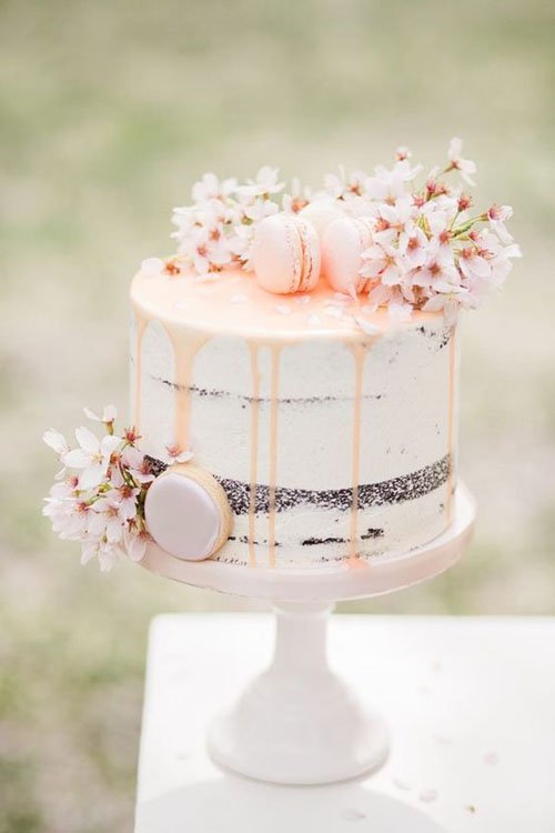 25 superbes gâteaux de mariage goutte à goutte dont vous aurez envie dès maintenant image 17 | Soirée Blanche gâteau de mariage goutte à goutte