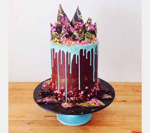 25 superbes gâteaux de mariage goutte à goutte dont vous aurez envie dès maintenant image 2 | Soirée Blanche 25 superbes gâteaux de mariage goutte à goutte dont vous aurez envie dès maintenant image 1 | Soirée Blanche