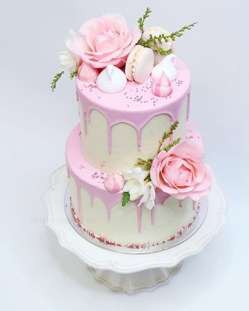 25 superbes gâteaux de mariage goutte à goutte dont vous aurez envie dès maintenant image 26 | Soirée Blanche gâteau de mariage goutte à goutte