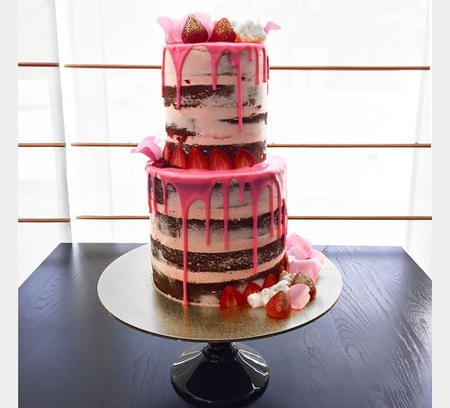 25 superbes gâteaux de mariage goutte à goutte dont vous aurez envie dès maintenant image 24 | Soirée Blanche gâteau de mariage goutte à goutte