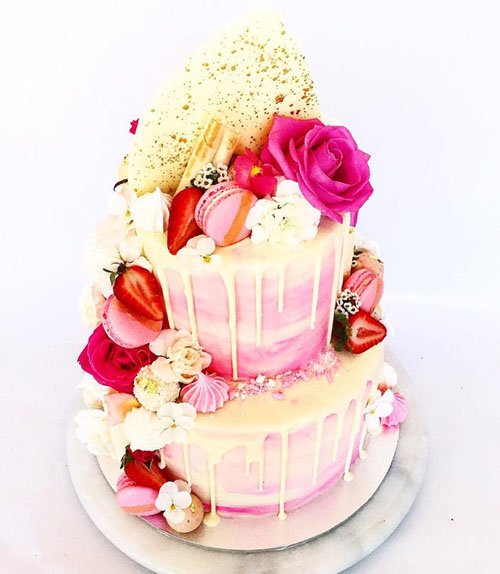 25 superbes gâteaux de mariage goutte à goutte dont vous aurez envie dès maintenant image 18 | Soirée Blanche gâteau de mariage goutte à goutte
