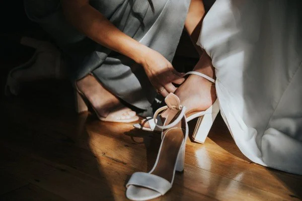 Les tâches de mariage de dernière minute que les gens oublient toujours image 1 | Soirée Blanche